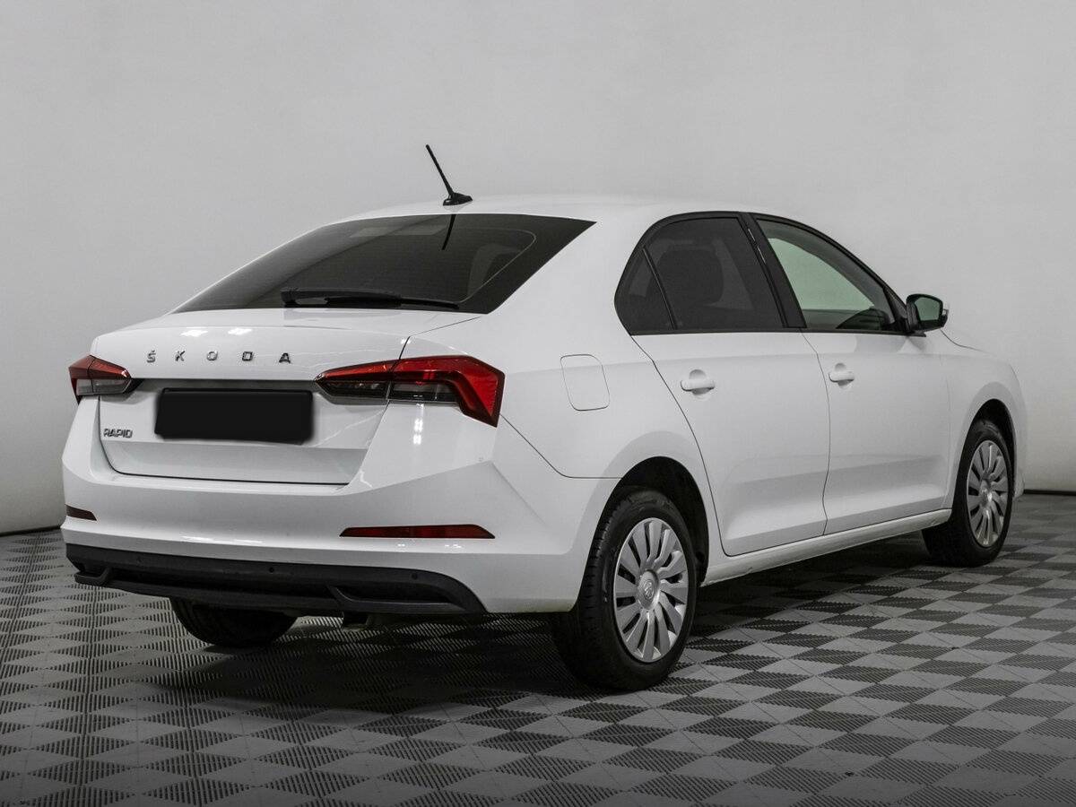 Skoda Rapid с пробегом — 2021 год. Фото: #3