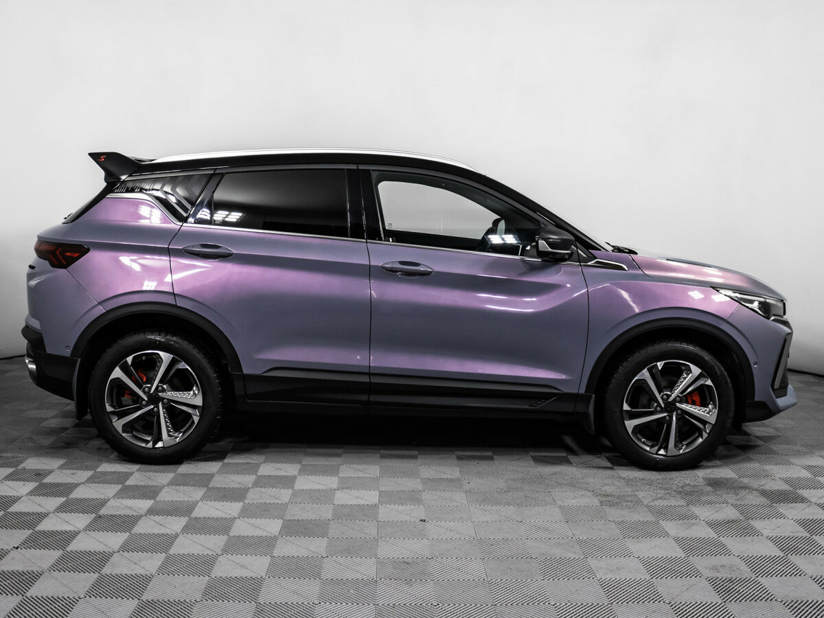 Geely Coolray с пробегом — 2024 год. Фото: #3