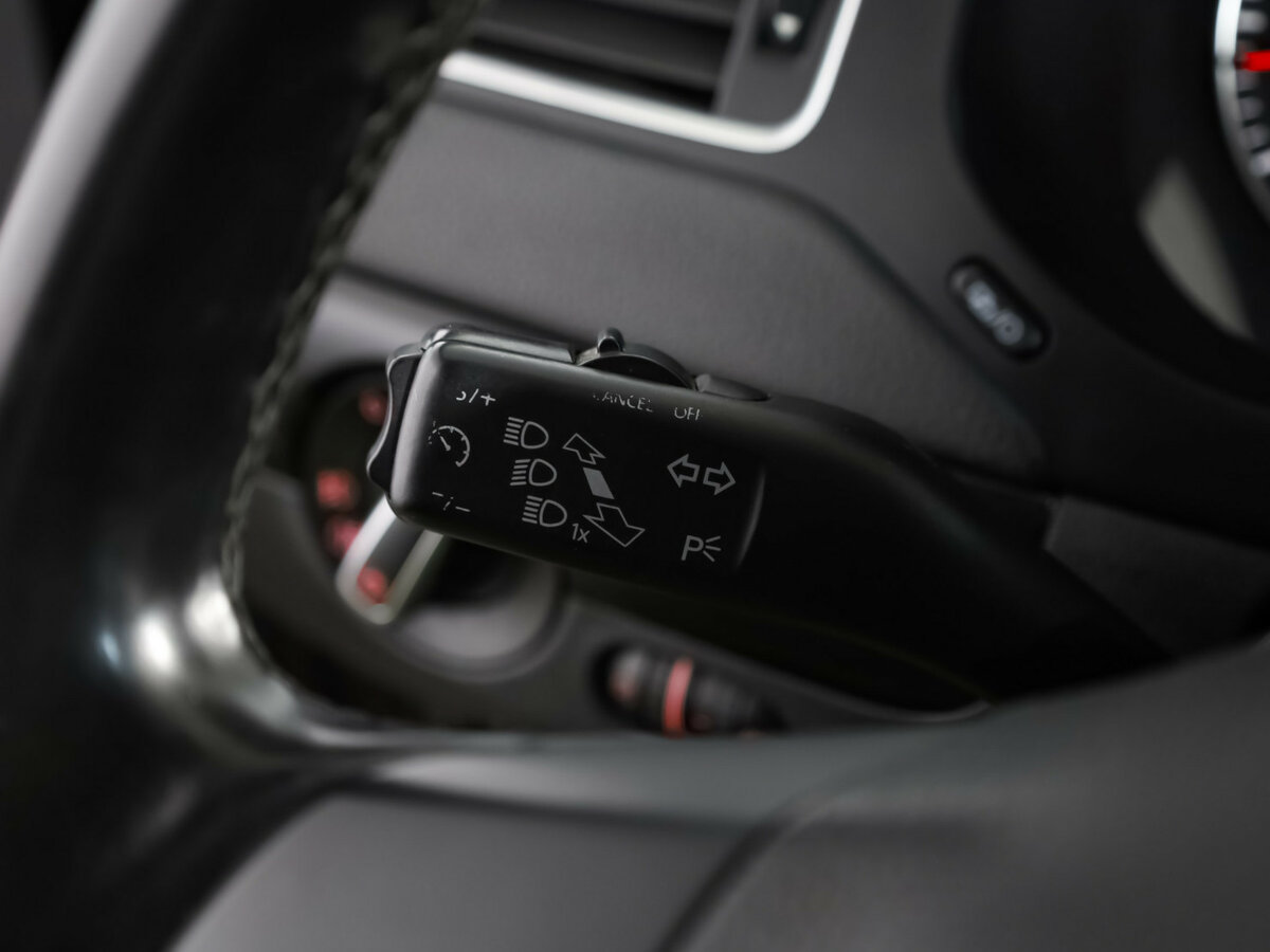 Volkswagen Jetta с пробегом — 2014 год. Фото: #11