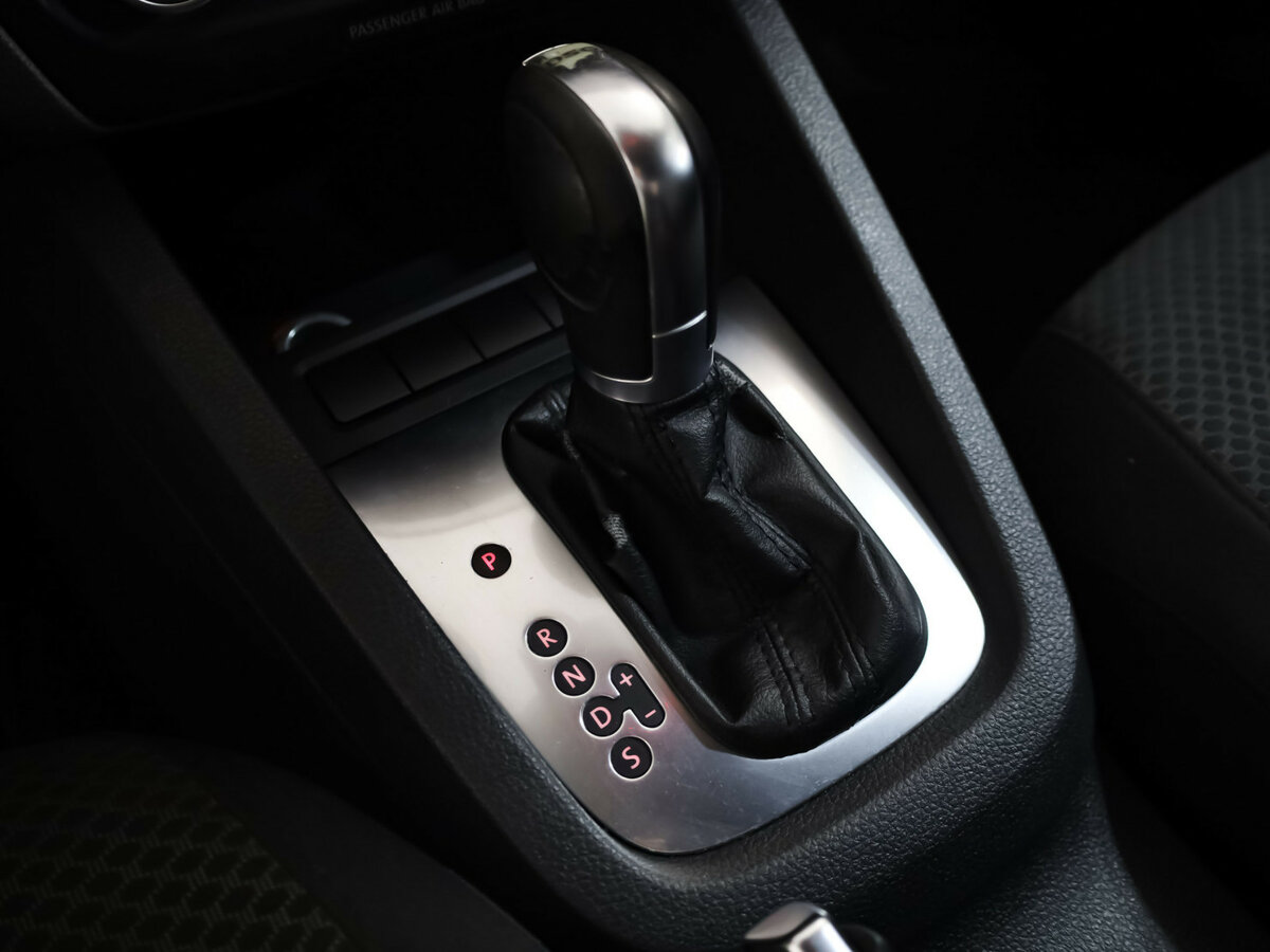 Volkswagen Jetta с пробегом — 2014 год. Фото: #15