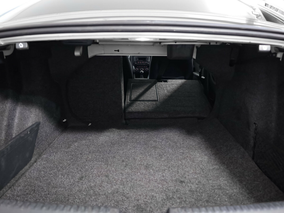 Volkswagen Jetta с пробегом — 2015 год. Фото: #19