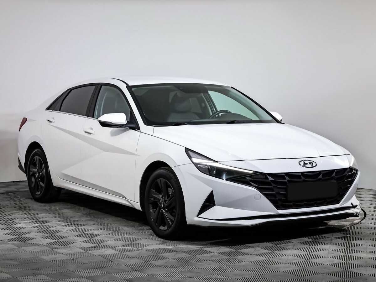 Hyundai Elantra с пробегом — 2021 год. Фото: #2