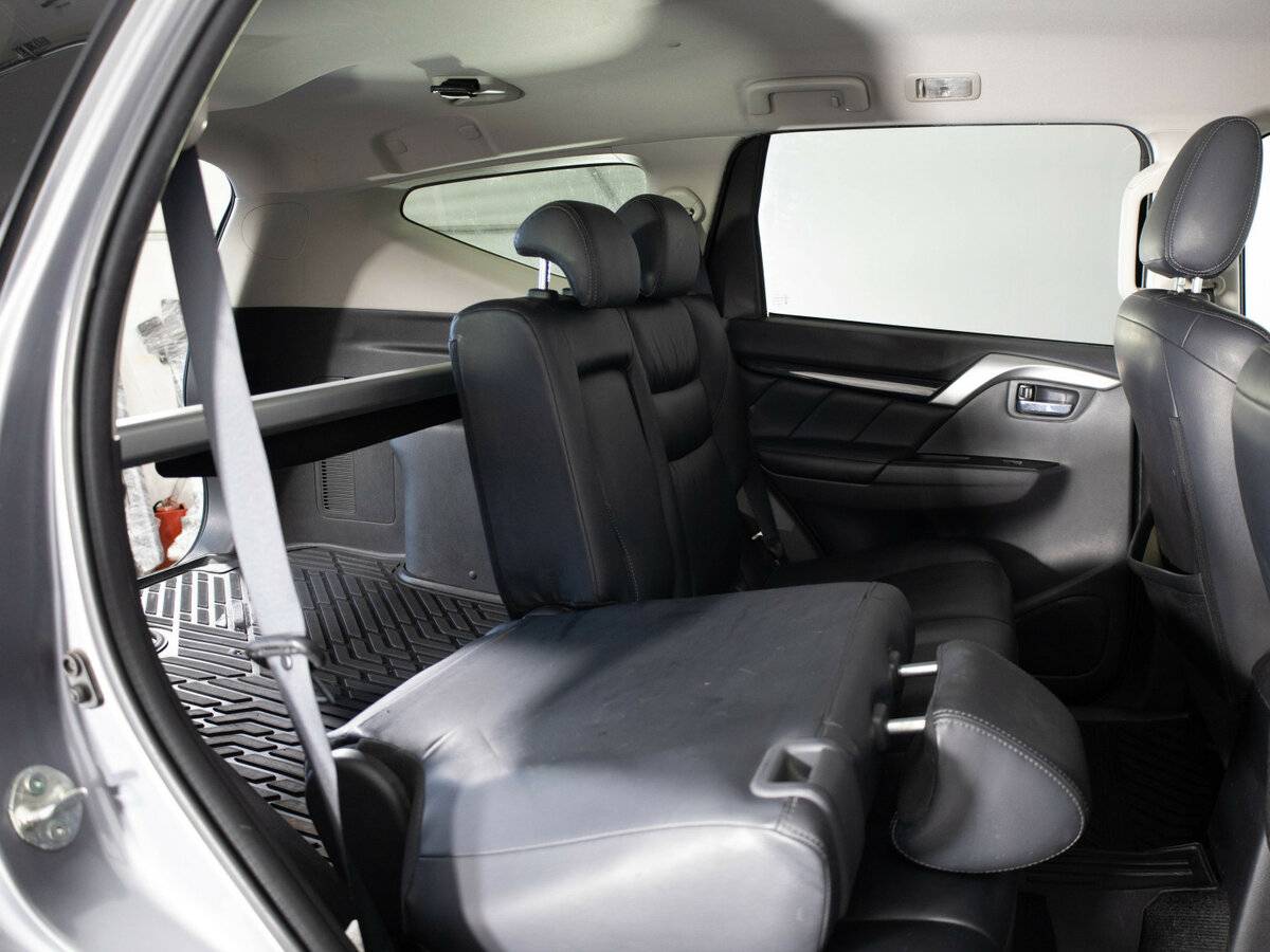 Mitsubishi Pajero Sport с пробегом — 2016 год. Фото: #14