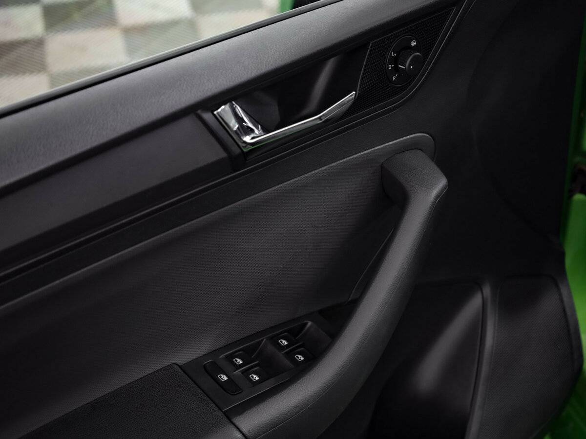 Skoda Rapid с пробегом — 2018 год. Фото: #10