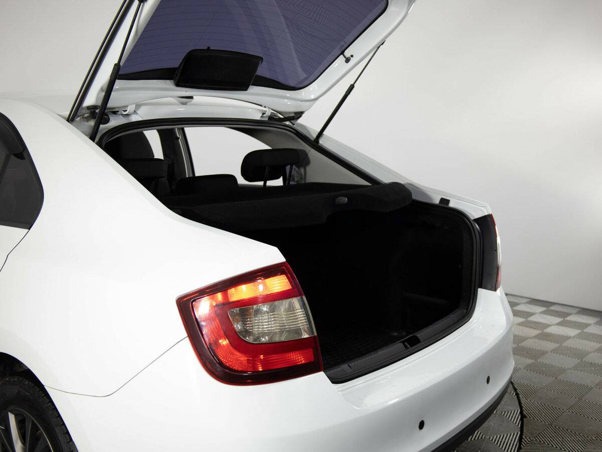 Skoda Rapid с пробегом — 2019 год. Фото: #17