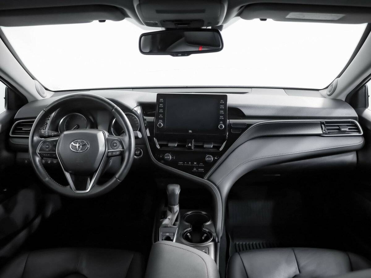 Toyota Camry с пробегом — 2021 год. Фото: #8