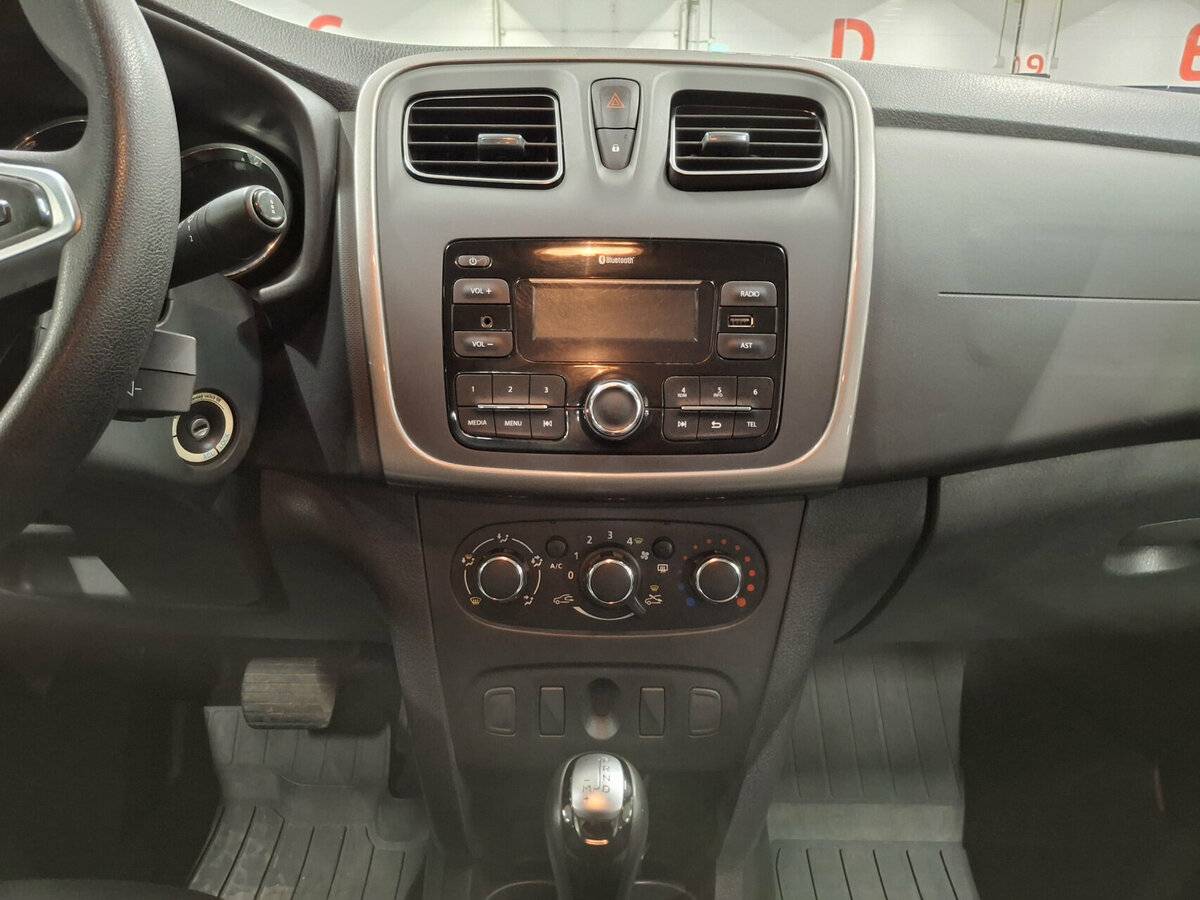 Renault Logan с пробегом — 2020 год. Фото: #14