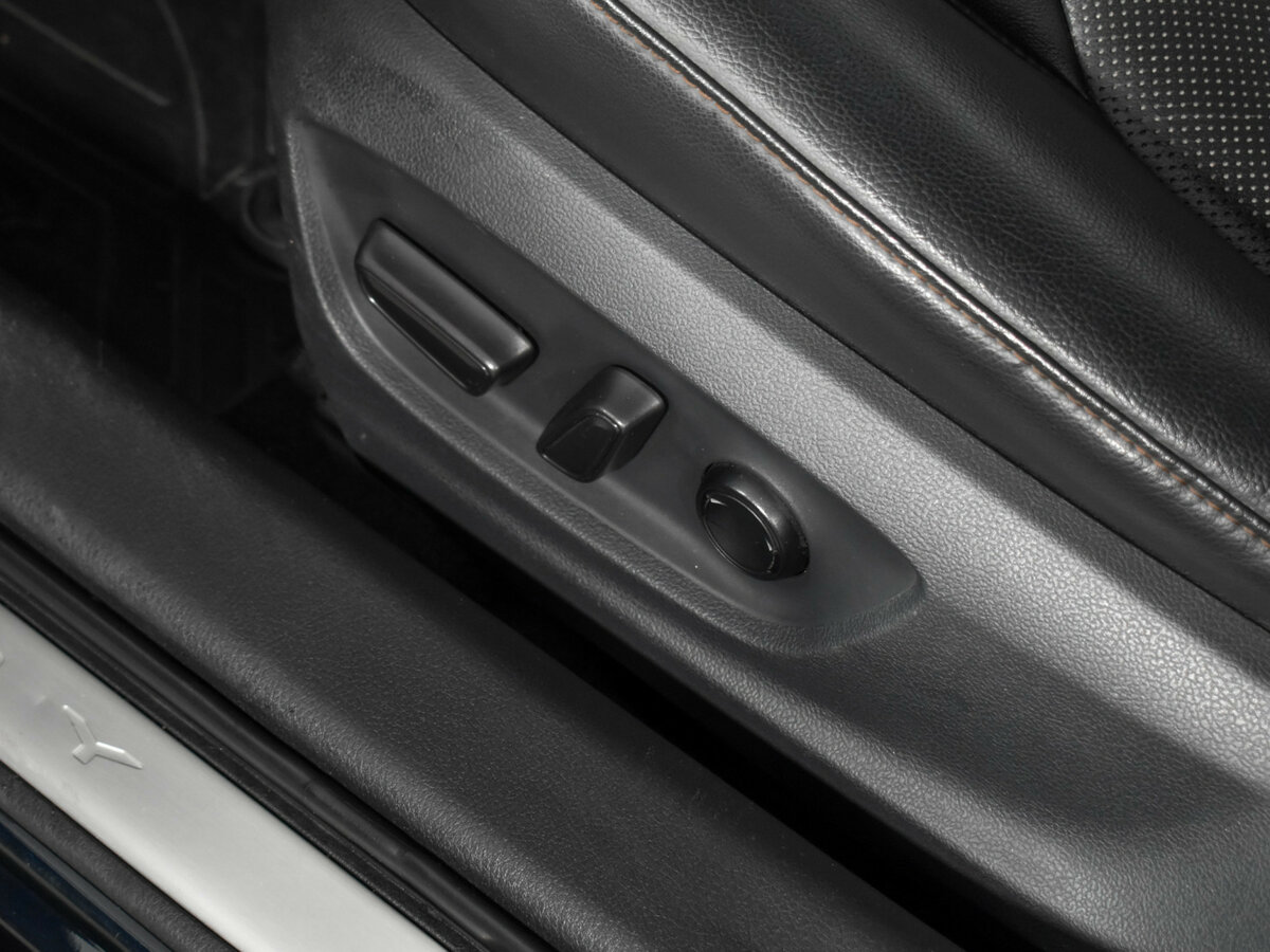 Toyota Camry с пробегом — 2018 год. Фото: #8