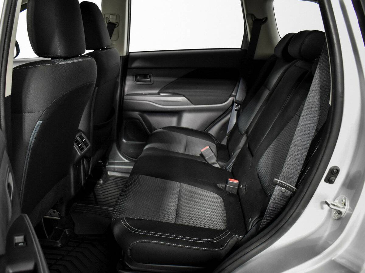 Mitsubishi Outlander с пробегом — 2018 год. Фото: #10