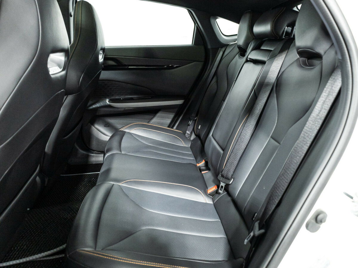 Changan UNI-V с пробегом — 2024 год. Фото: #9