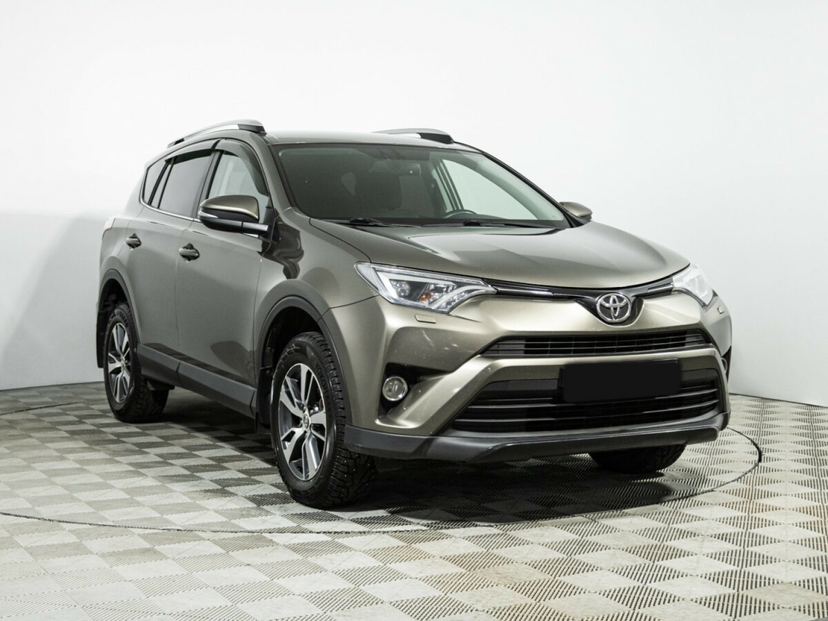 Toyota RAV4 с пробегом — 2018 год. Фото: #2