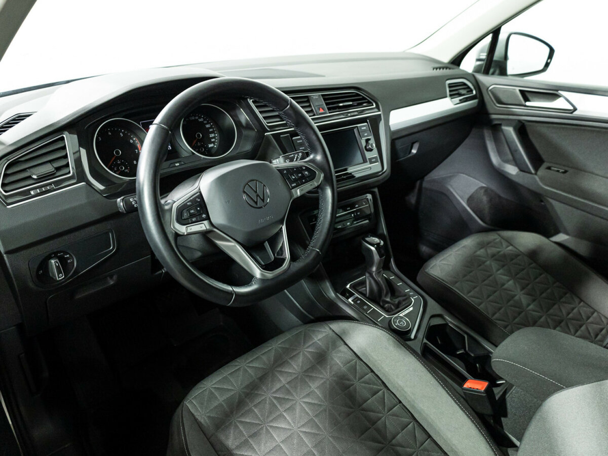 Volkswagen Tiguan с пробегом — 2021 год. Фото: #10