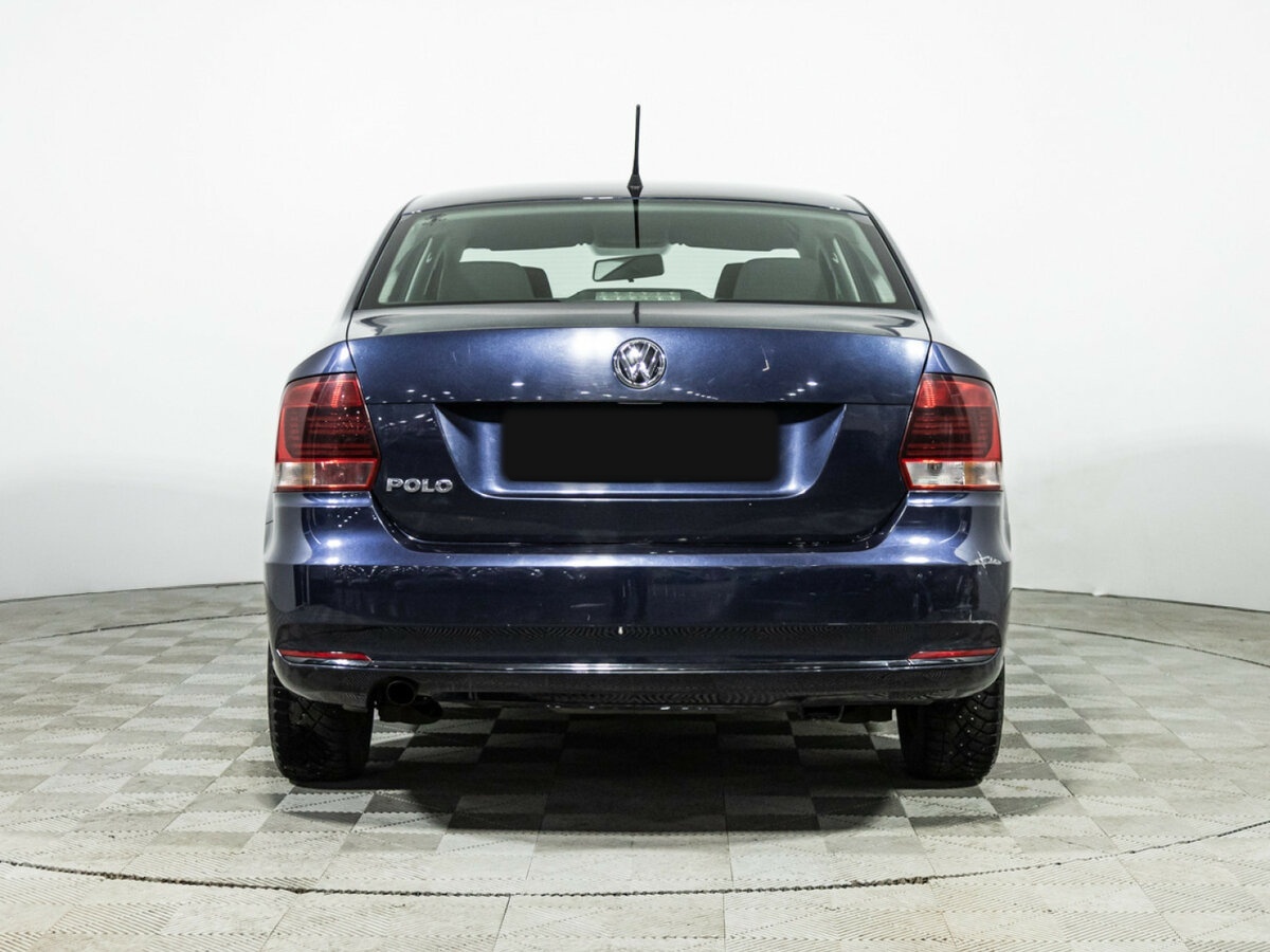 Volkswagen Polo с пробегом — 2015 год. Фото: #5