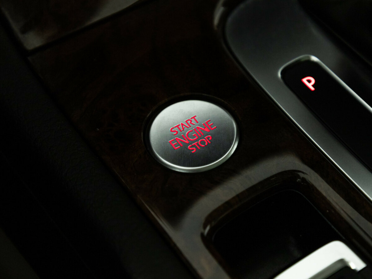 Volkswagen Touareg с пробегом — 2013 год. Фото: #19