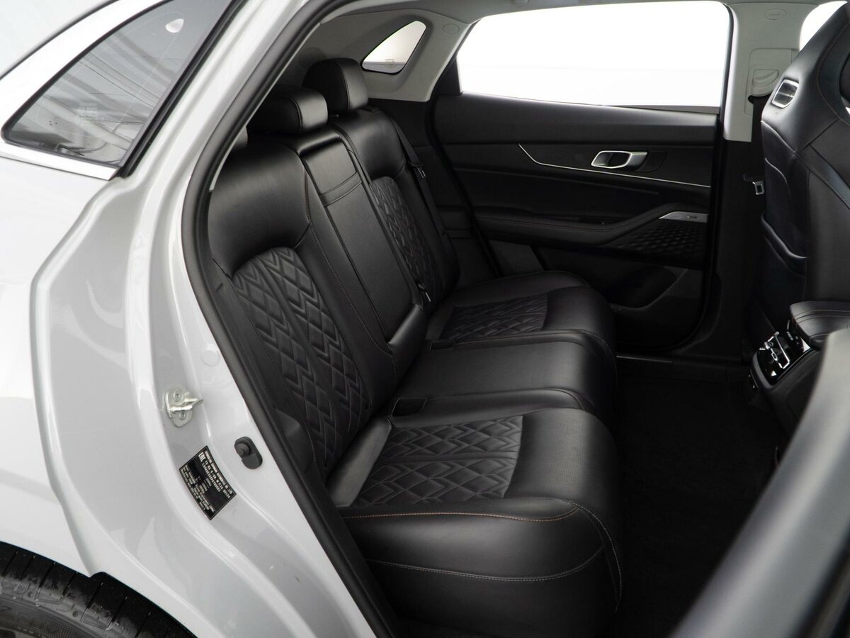 Changan UNI-K с пробегом — 2023 год. Фото: #5