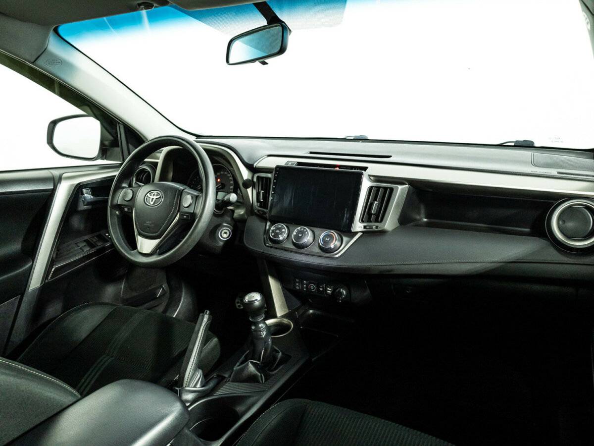 Toyota RAV4 с пробегом — 2014 год. Фото: #6