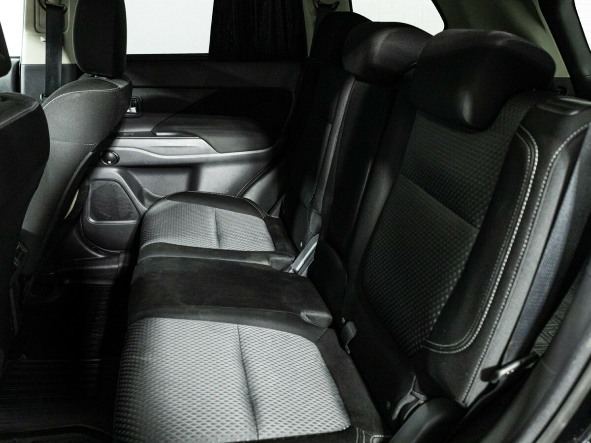 Mitsubishi Outlander с пробегом — 2018 год. Фото: #9