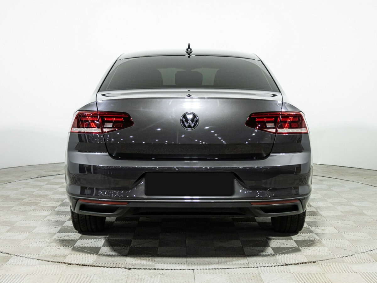 Volkswagen Passat с пробегом — 2021 год. Фото: #5