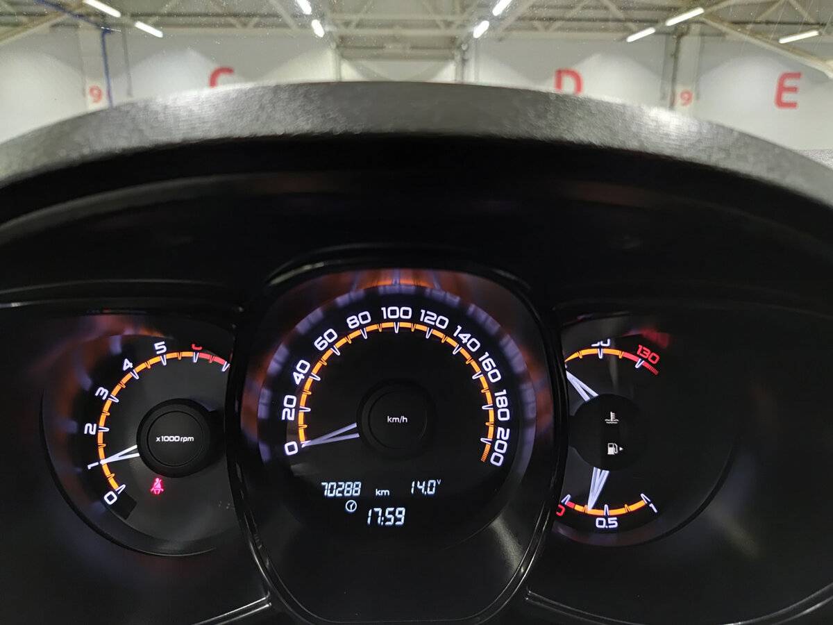 Lada (ВАЗ) Vesta с пробегом — 2020 год. Фото: #12