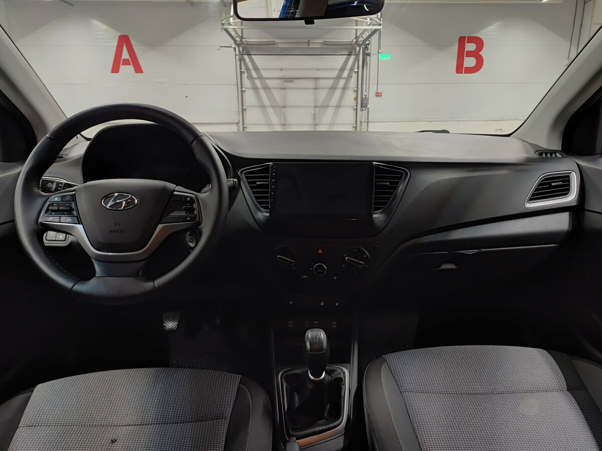 Hyundai Solaris с пробегом — 2017 год. Фото: #13