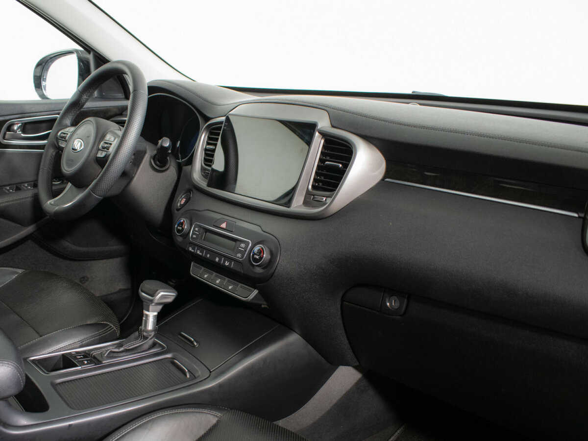 Kia Sorento с пробегом — 2017 год. Фото: #8