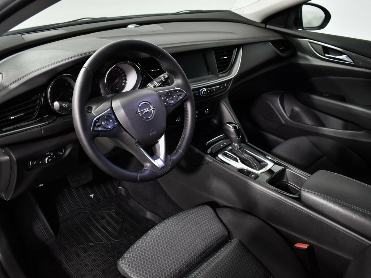 Opel Insignia с пробегом — 2020 год. Фото: #6