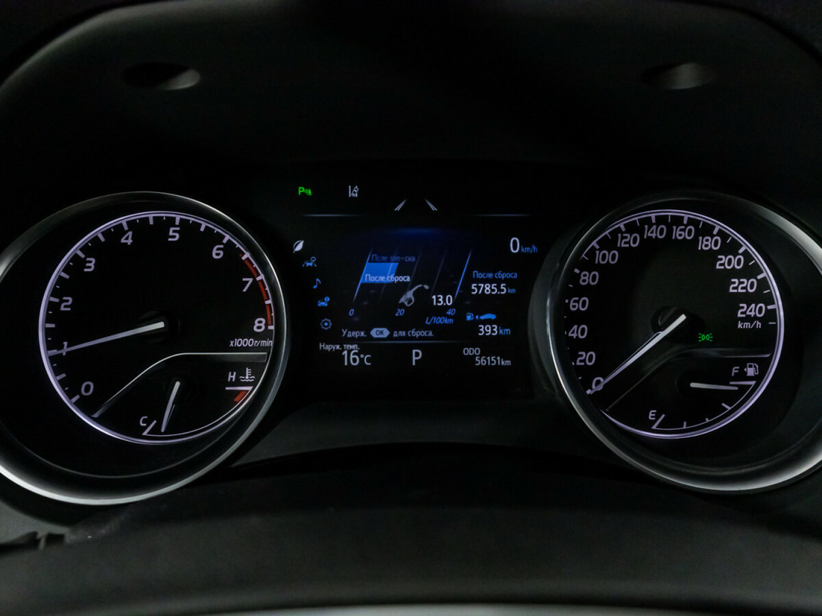 Toyota Camry с пробегом — 2019 год. Фото: #11