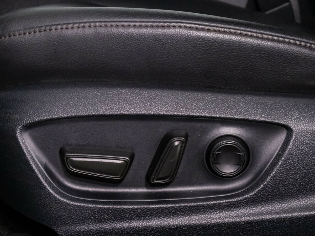 Toyota Camry с пробегом — 2019 год. Фото: #15