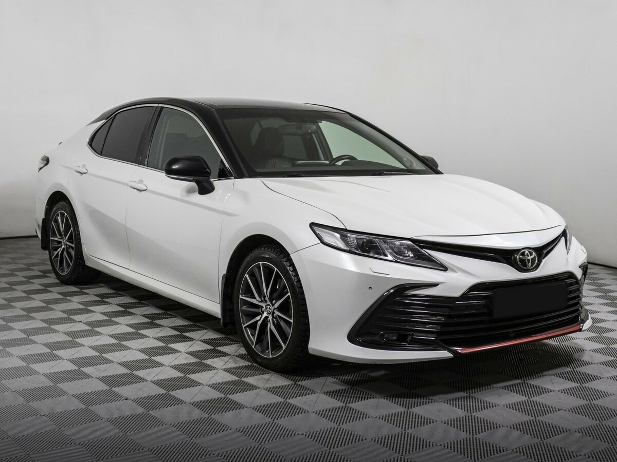 Toyota Camry с пробегом — 2021 год. Фото: #2