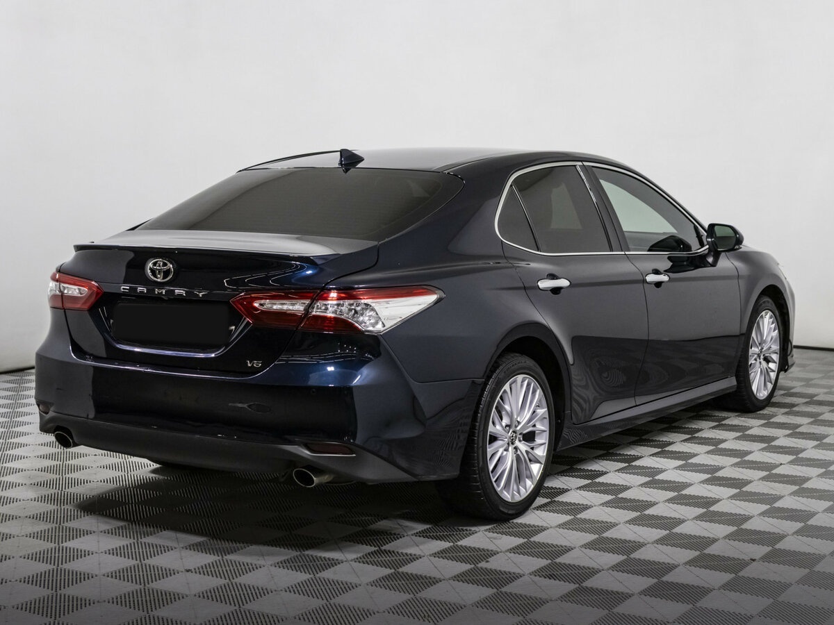 Toyota Camry с пробегом — 2018 год. Фото: #3