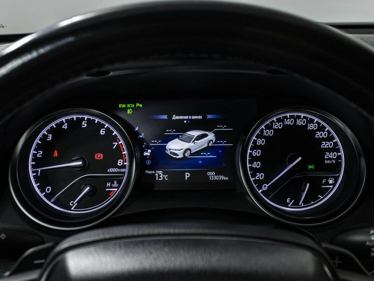 Toyota Camry с пробегом — 2018 год. Фото: #8