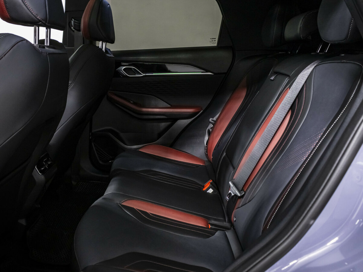 Geely Coolray с пробегом — 2023 год. Фото: #10