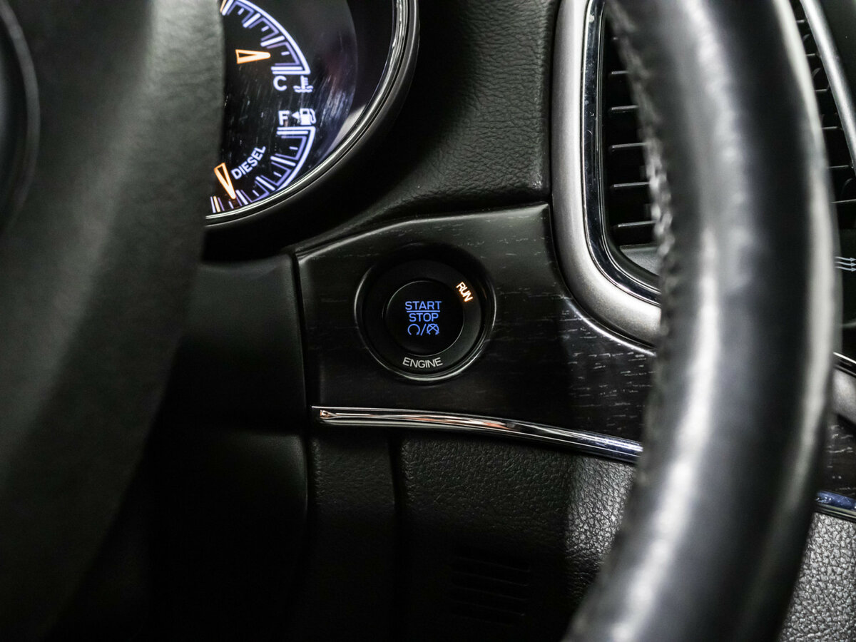 Jeep Grand Cherokee с пробегом — 2014 год. Фото: #17