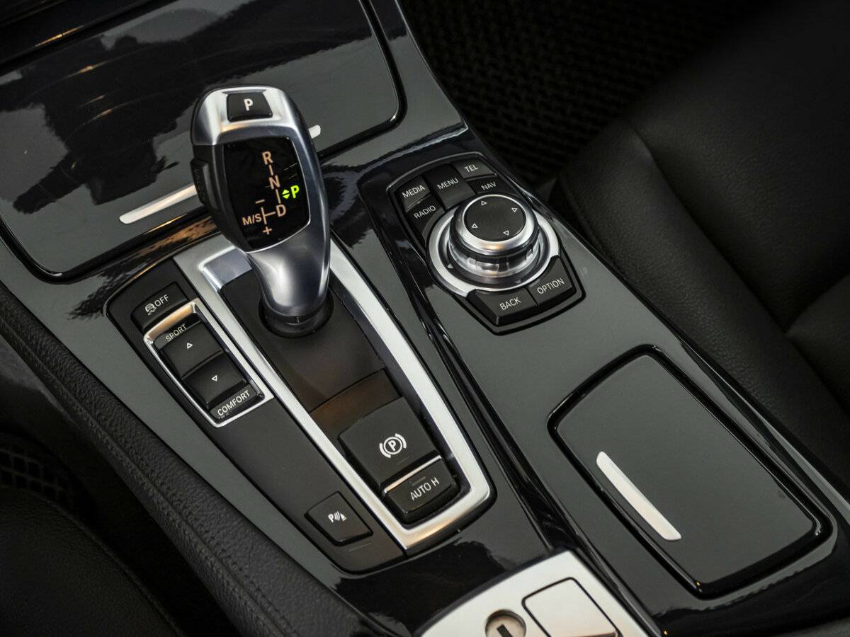 BMW 5 серии с пробегом — 2015 год. Фото: #11