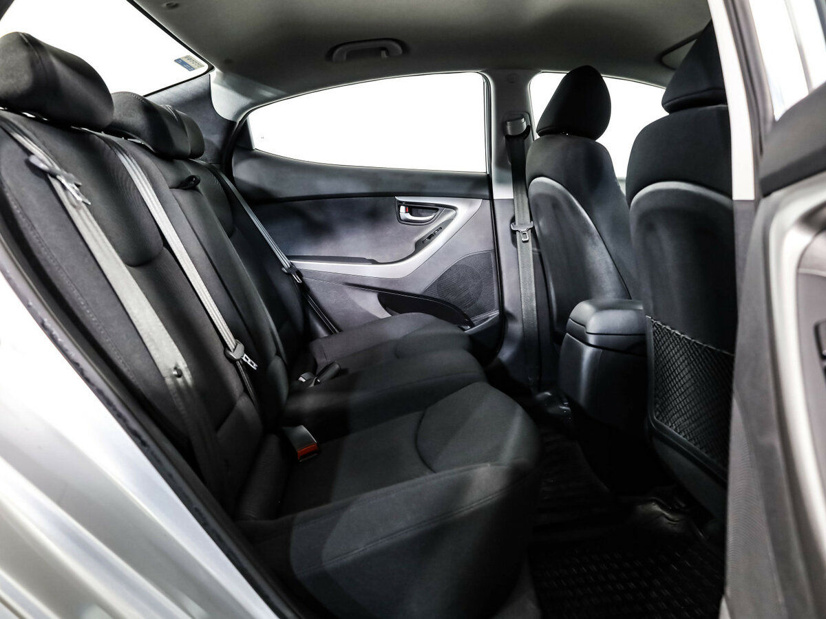 Hyundai Elantra с пробегом — 2015 год. Фото: #15