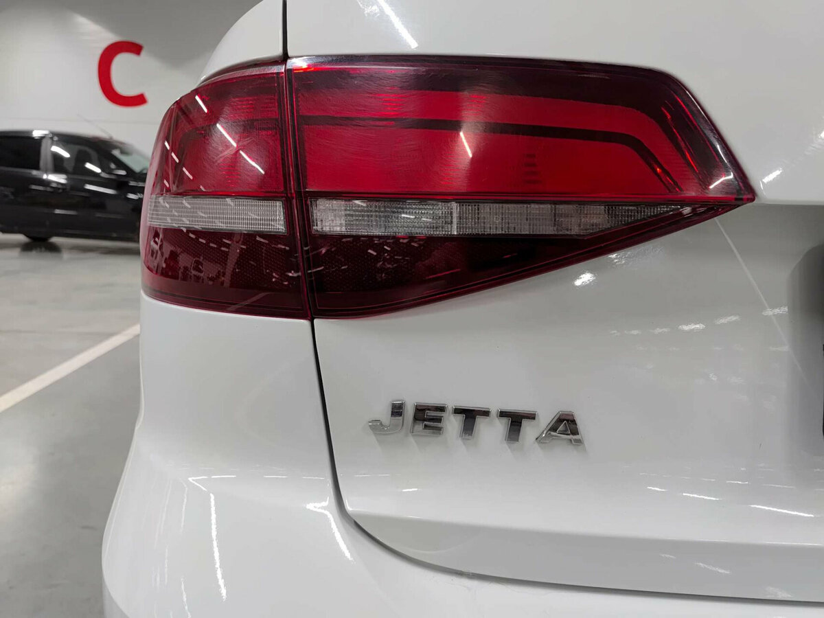 Volkswagen Jetta с пробегом — 2016 год. Фото: #8