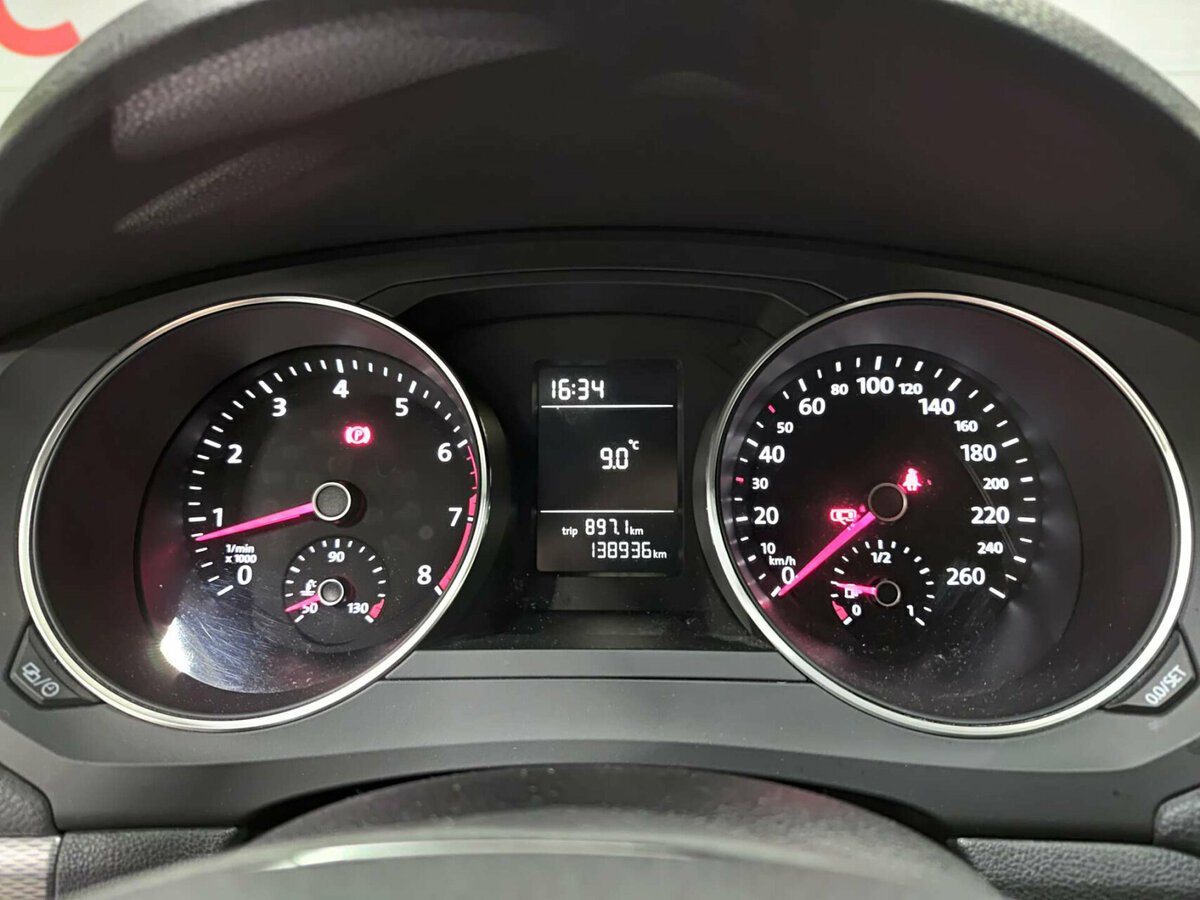 Volkswagen Jetta с пробегом — 2016 год. Фото: #12