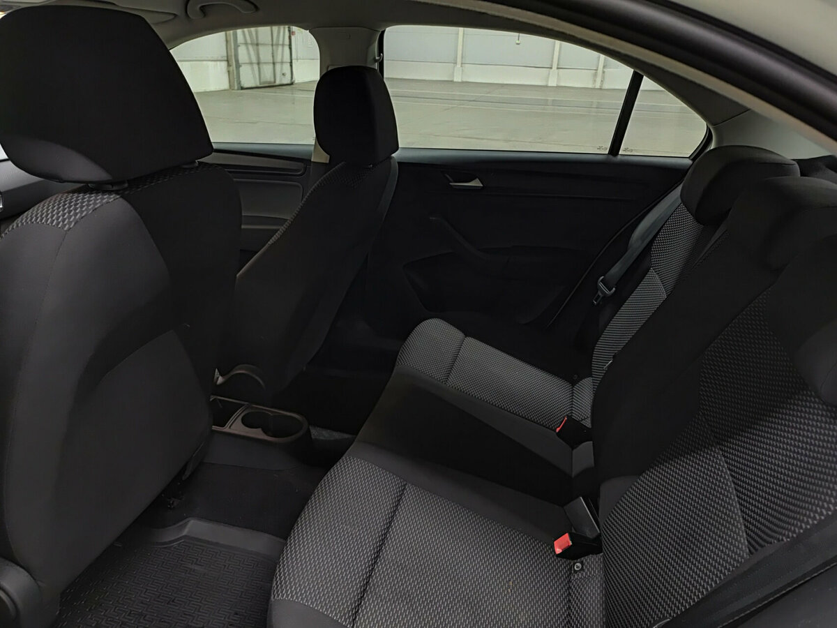 Volkswagen Polo с пробегом — 2021 год. Фото: #11