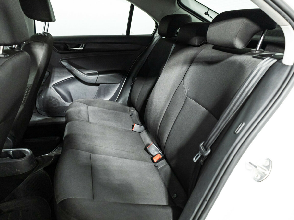 Skoda Rapid с пробегом — 2018 год. Фото: #9