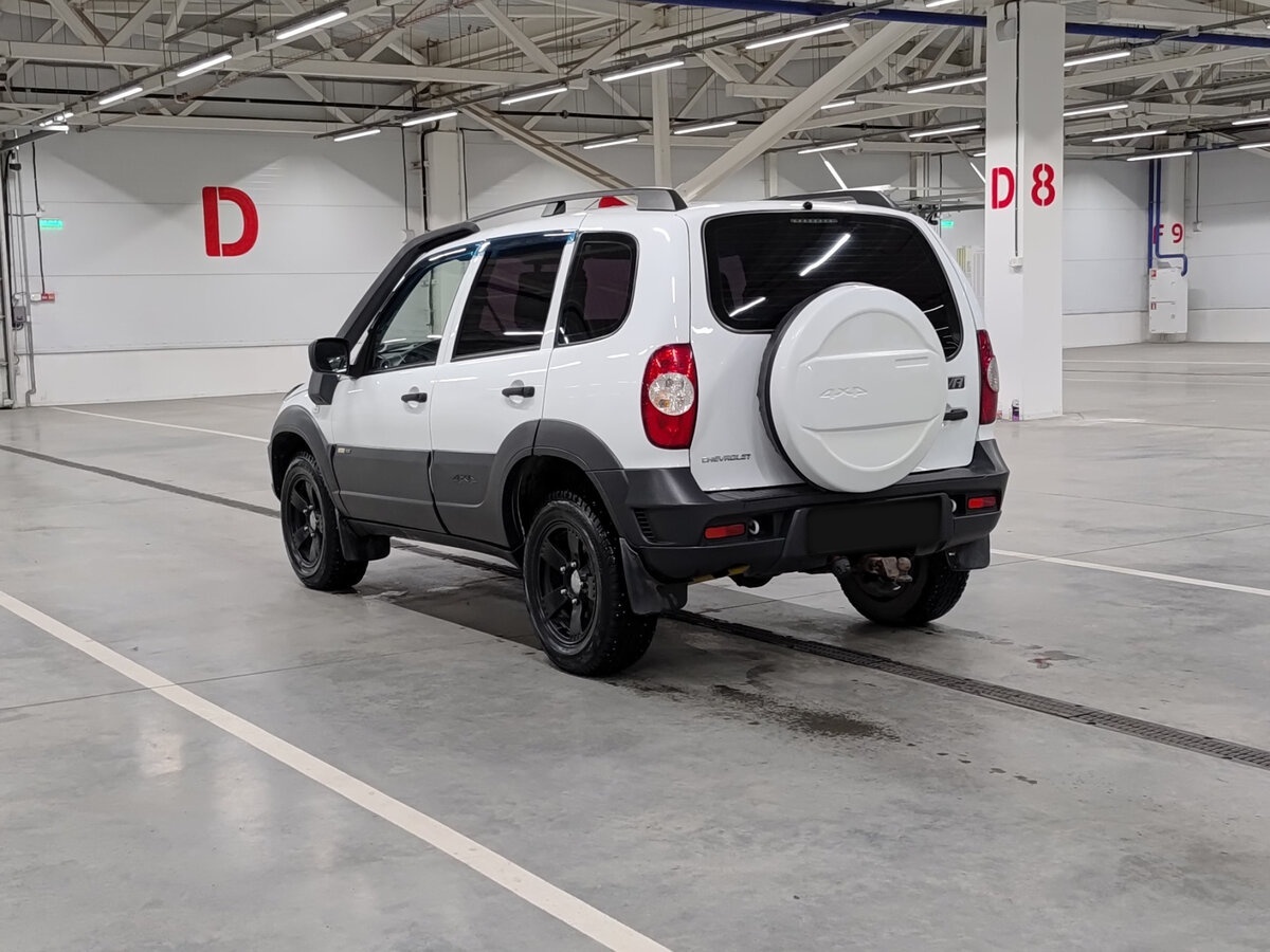 Chevrolet Niva с пробегом — 2017 год. Фото: #6