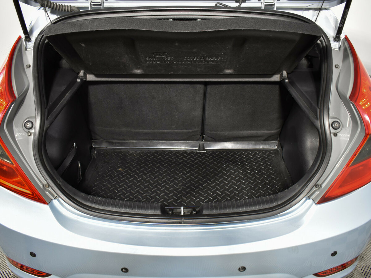 Hyundai Solaris с пробегом — 2014 год. Фото: #18