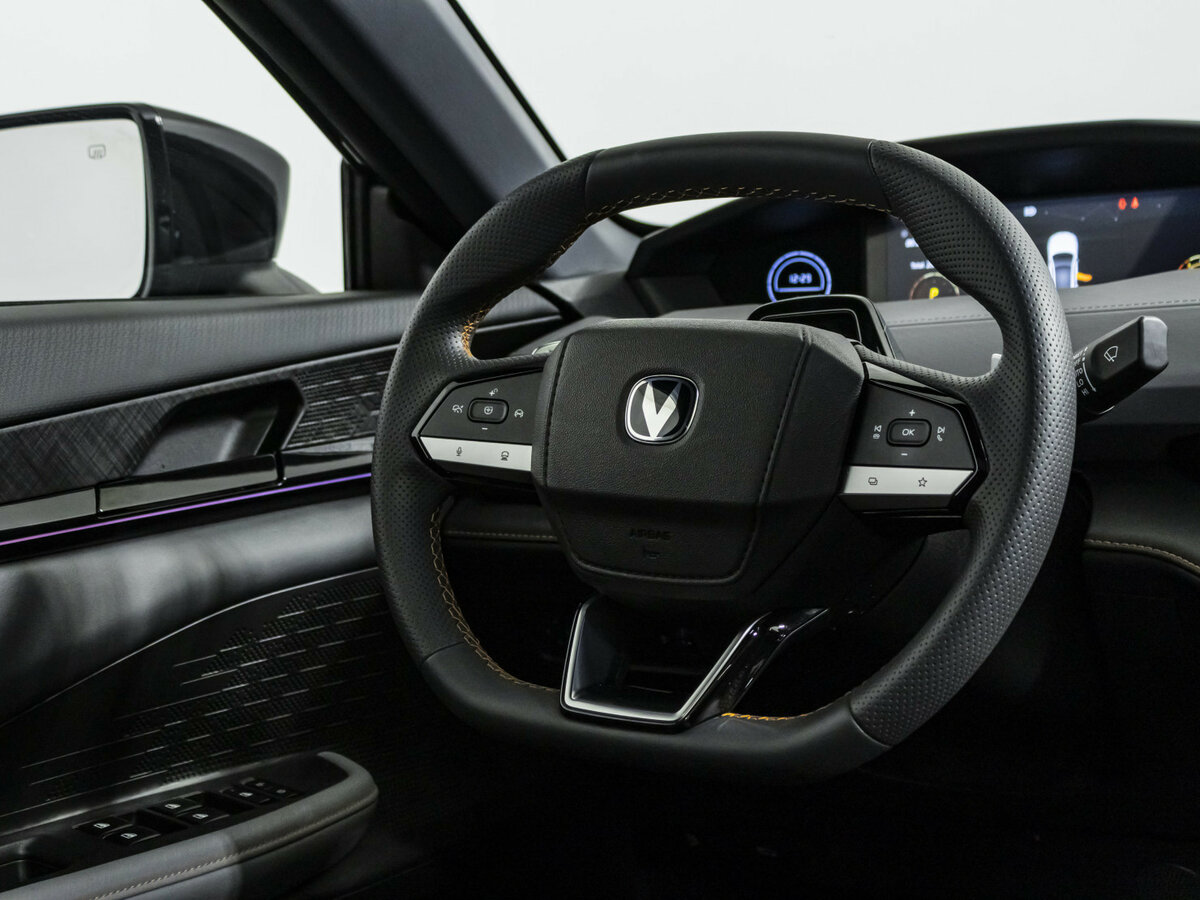 Changan UNI-V с пробегом — 2023 год. Фото: #8