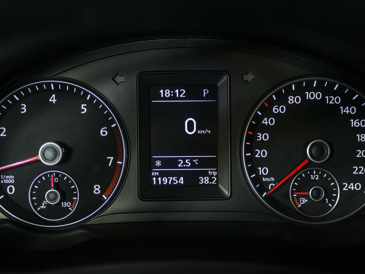 Volkswagen Golf Plus с пробегом — 2013 год. Фото: #9