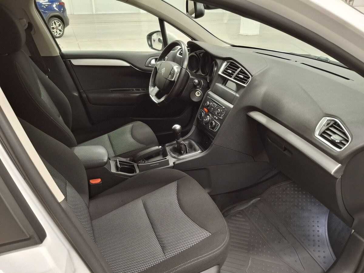 Citroen C4 с пробегом — 2013 год. Фото: #10