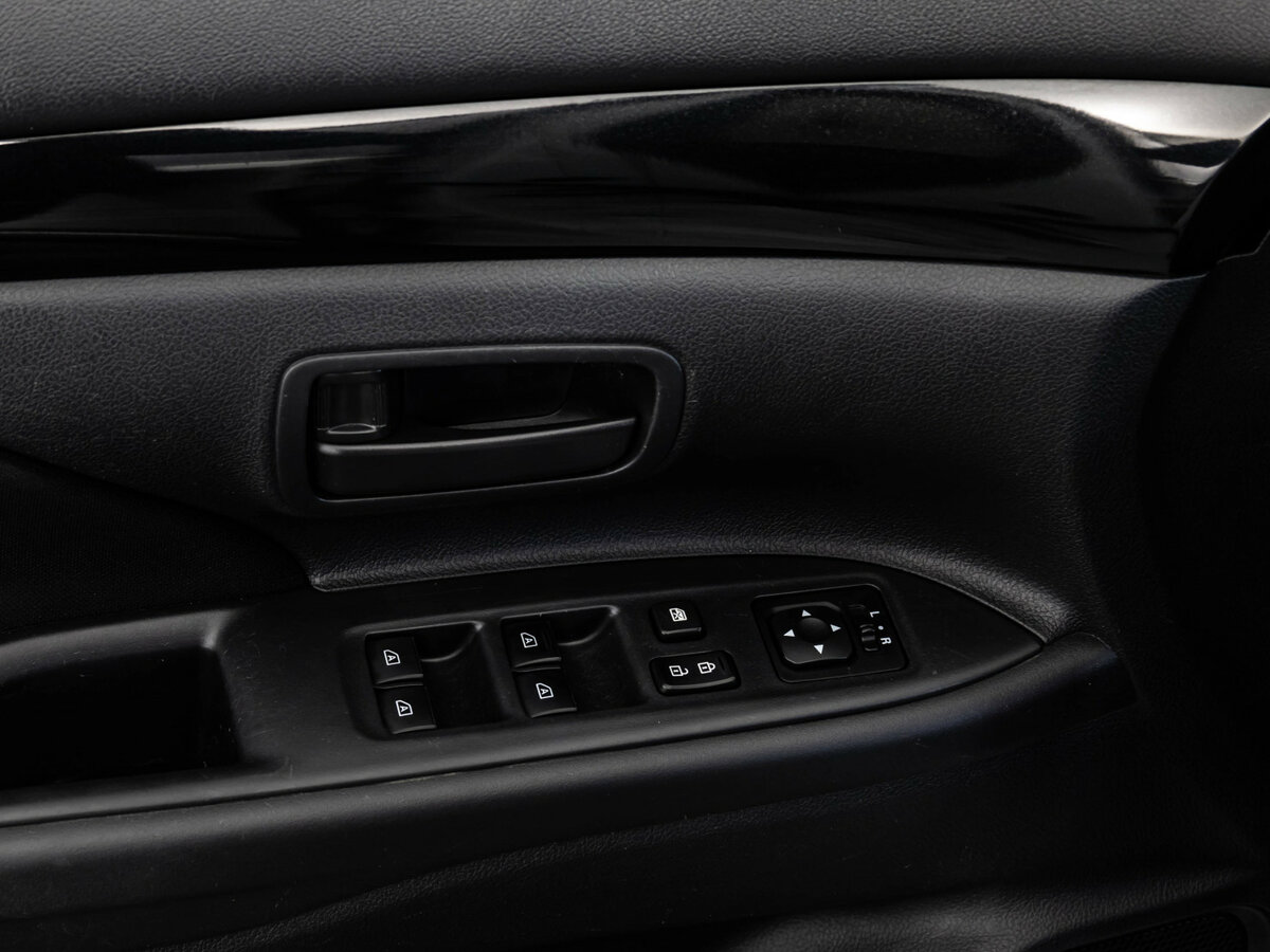 Mitsubishi Outlander с пробегом — 2018 год. Фото: #15