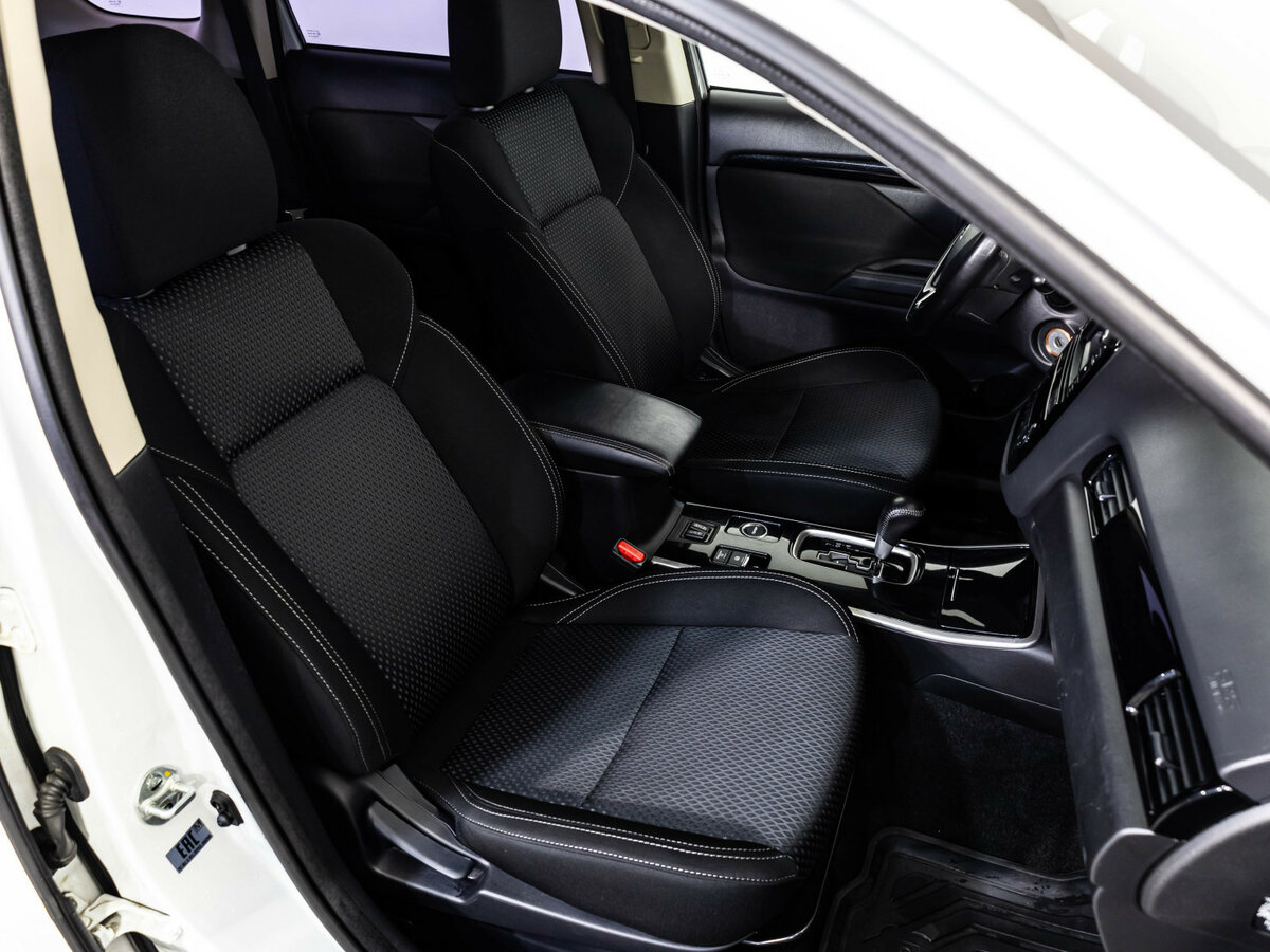 Mitsubishi Outlander с пробегом — 2018 год. Фото: #17