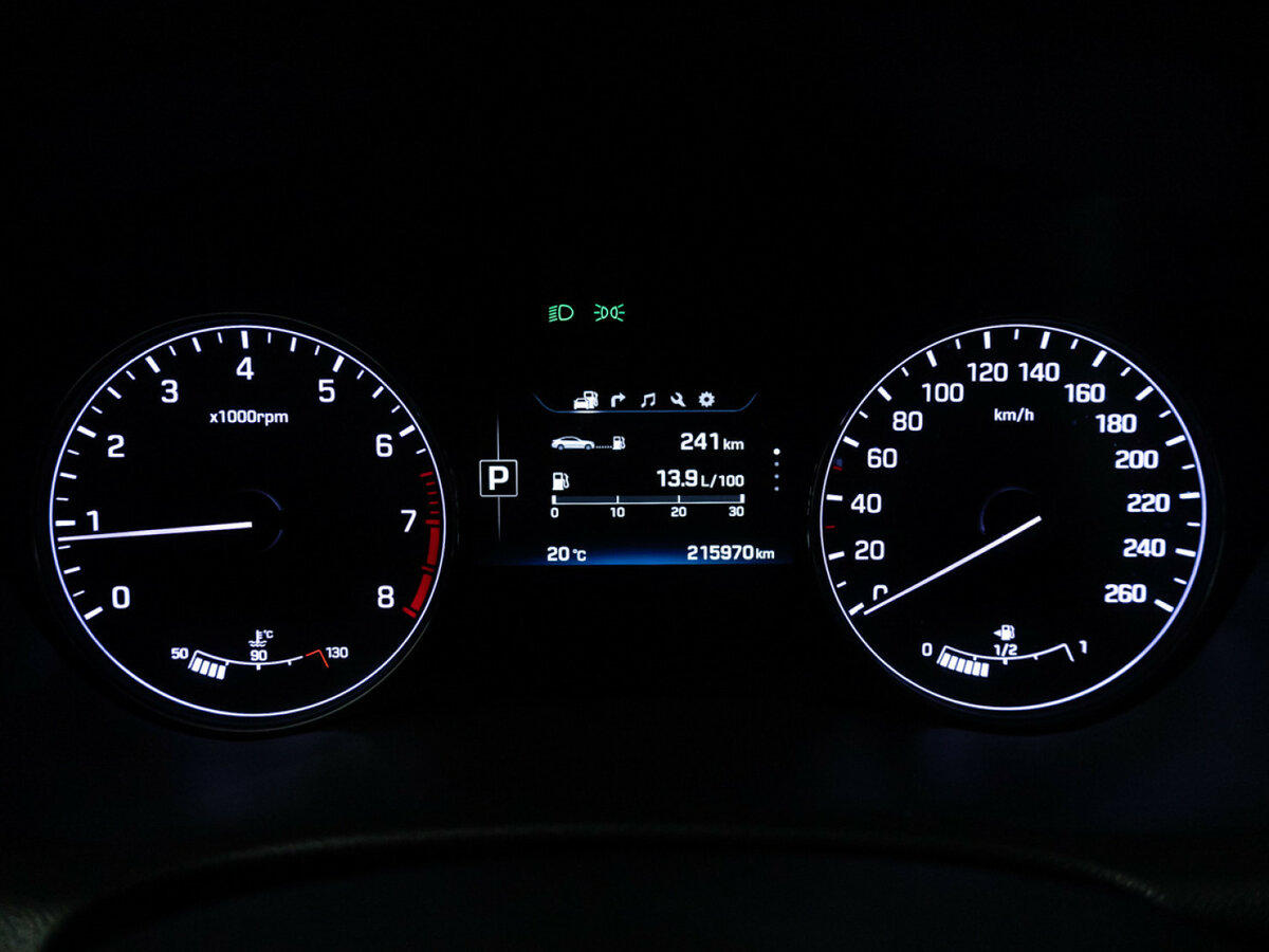 Hyundai Genesis с пробегом — 2015 год. Фото: #9