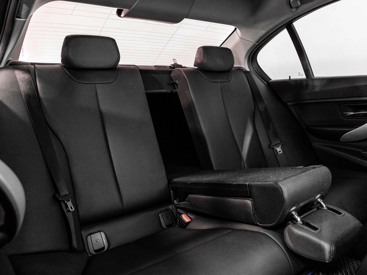 BMW 3 серии с пробегом — 2016 год. Фото: #20