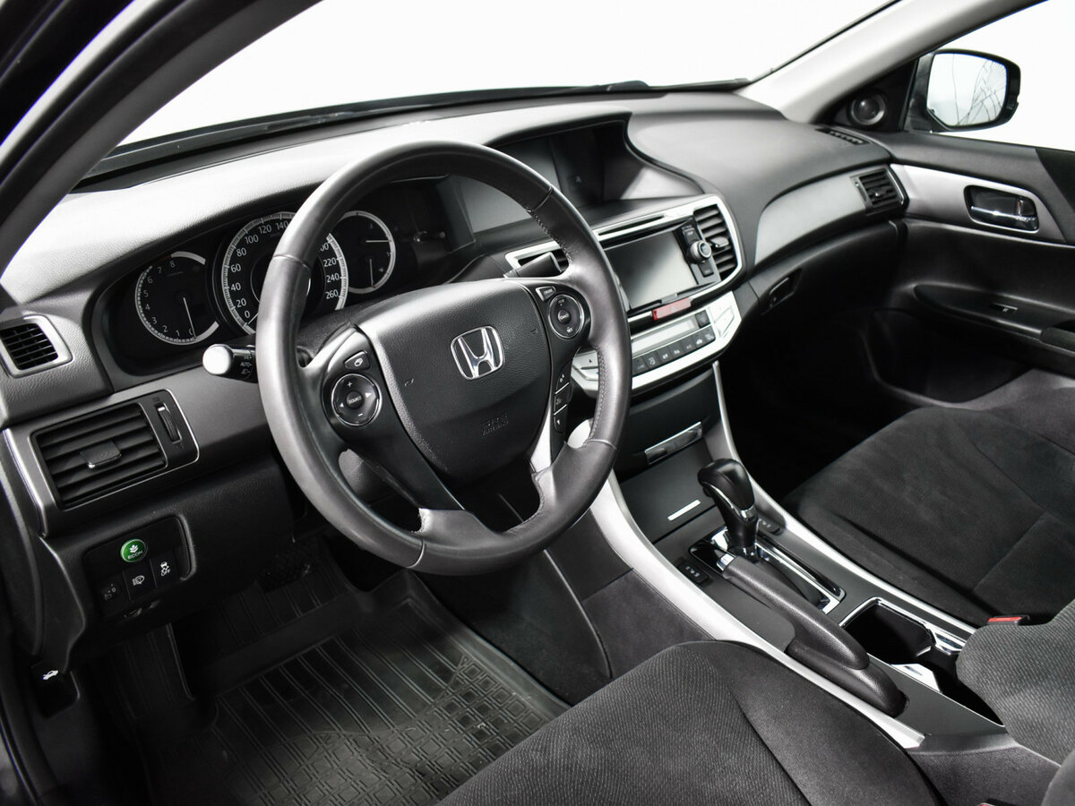 Honda Accord с пробегом — 2013 год. Фото: #7