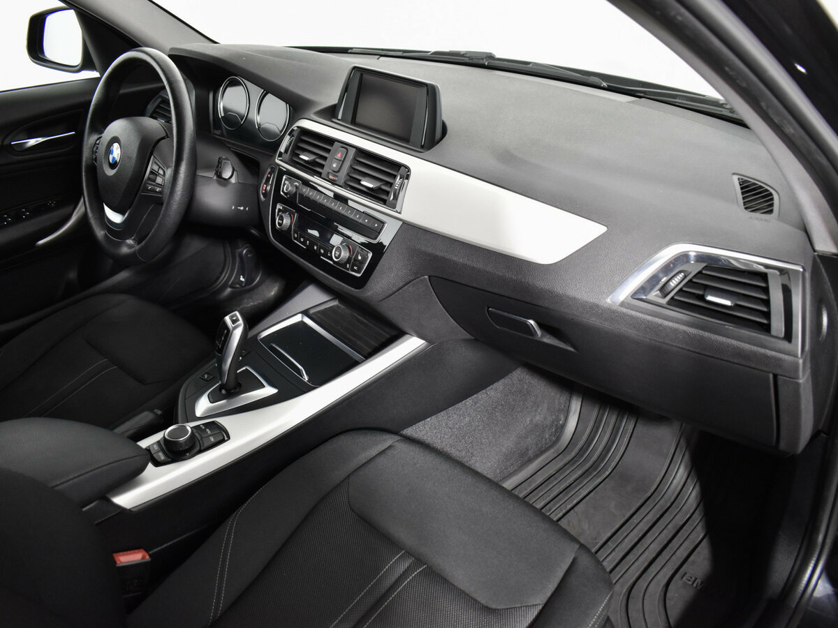 BMW 1 серии с пробегом — 2017 год. Фото: #11